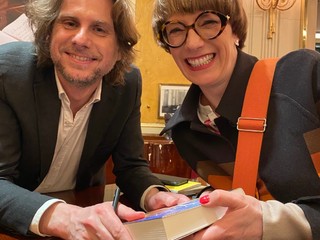 Catharina Arp – „Le Lundi Des Écrivains“: eine geschichtsträchtige Veranstaltung im « Les Deux Magots » in Paris