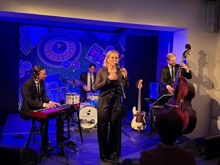 Catharina Arp – Ein Auftritt der Jazzband „Grammophon“ im Casino Hamburg: Jazz ganz frisch interpretiert